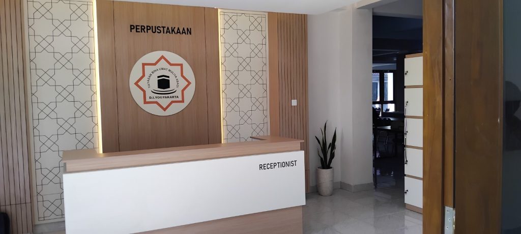 Resepsionis Perpustakaan Bina Umat Moyudan